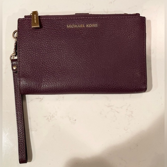 Purple Michael Kors Wristlet - Picture 1 of 8